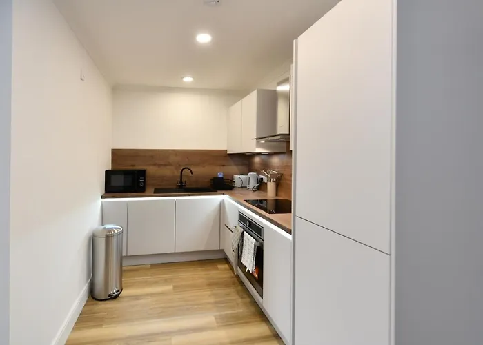 Troon Portland Apt B