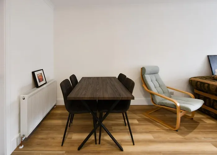 Troon Portland Apt B
